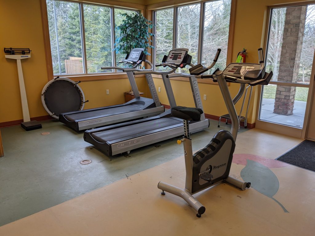 Treadmills and exercise equipment in the physical therapy facility